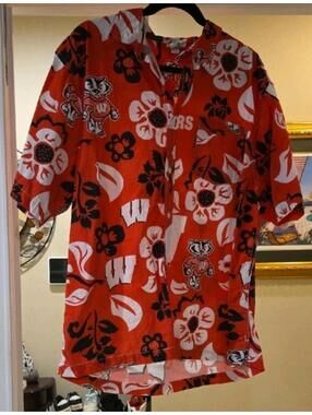 Wes & Willy WISCONSIN Badgers Hawaiian Shirt men's XL Bucky Red VGC 100% cotton